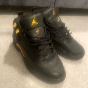 Jordan 12 black taxi